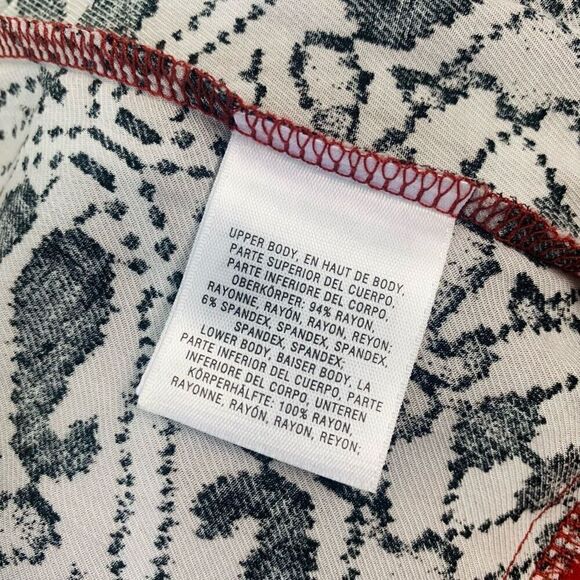 LAST CHANCE Akemi + Kin Tunic Top - small flaw - Picture 8 of 8